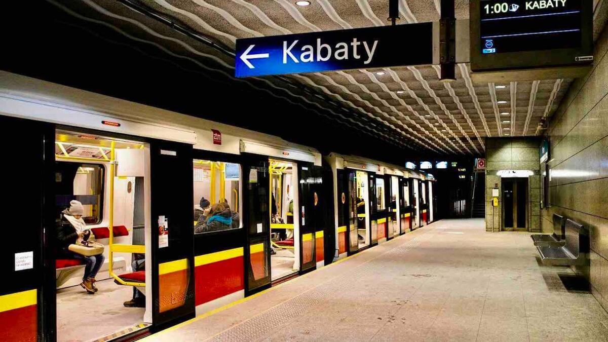 Class Metro Fast Wifi 100 Mbs 70'tv Netflix Hbo Max Disney+ Appletv+ Warsaw