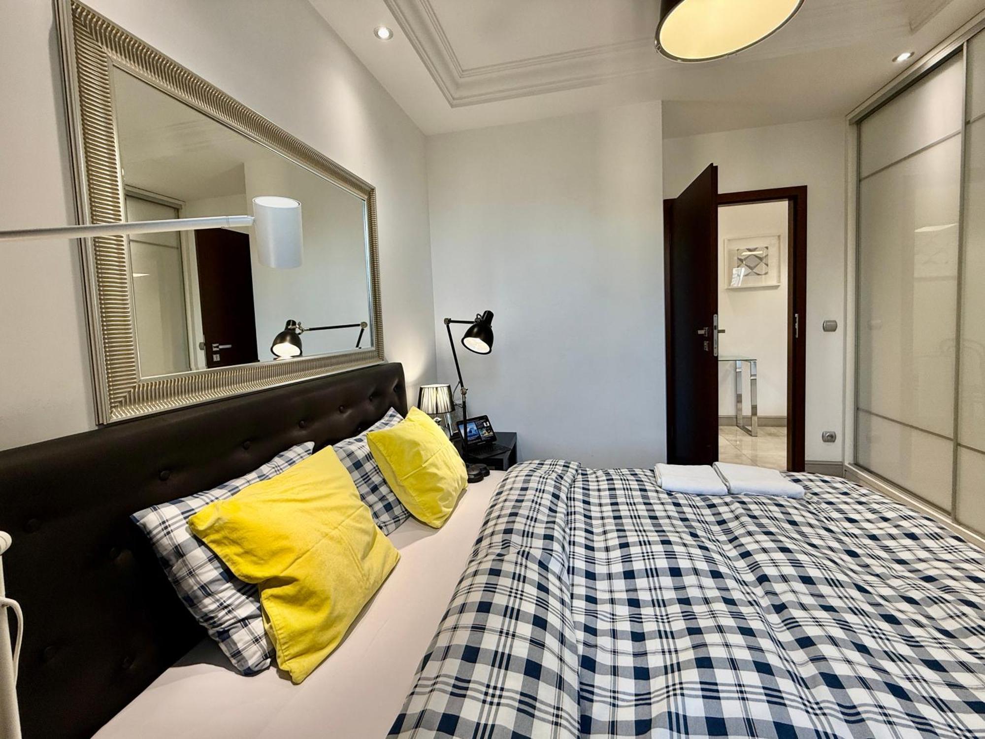 Class Metro Fast Wifi 100 Mbs 70'tv Netflix Hbo Max Disney+ Appletv+ *